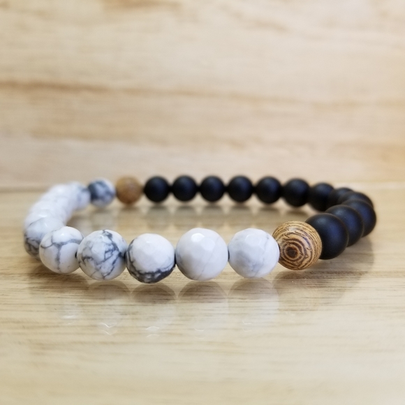 Howlite & Black Onyx Beaded Stretch Bracelet - Picture 3 of 7